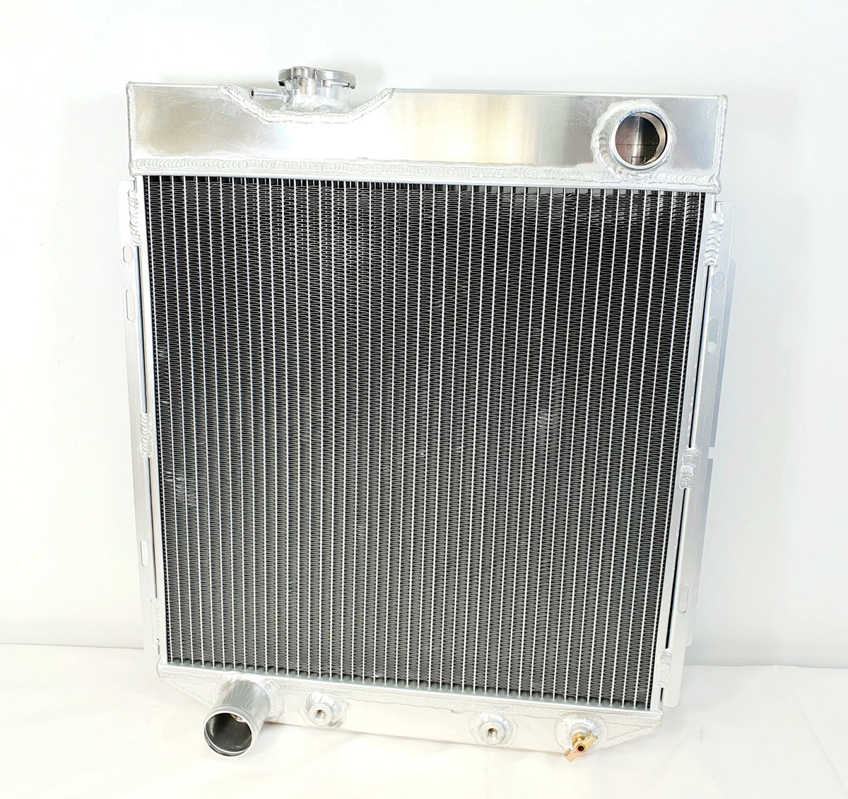 Radiator Ford Mustang 64-66, Falcon 60-65 Main image