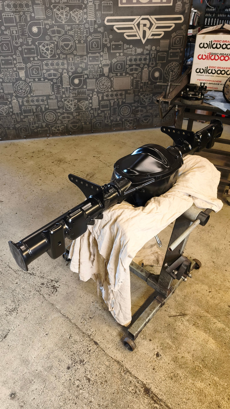 Narrowed rear axle housing with Strange bearing carriers